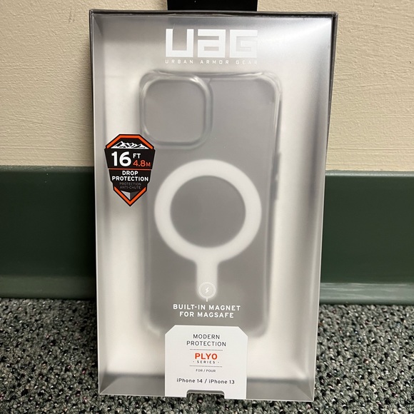 UAG PLYO Series MagSafe iPhone 14/13 Case - Picture 1 of 2